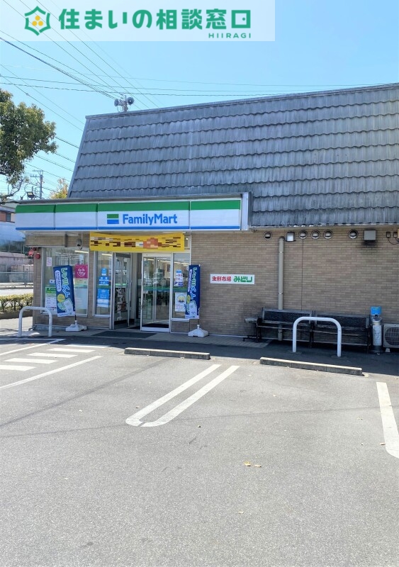 コンビニ　ファミリーマート岡崎竜美台二丁目店（コンビニ）まで470m