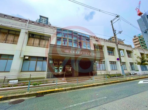 中学校　大阪市立夕陽丘中学校（中学校）まで199m