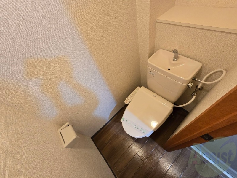 トイレ　こちらはトイレです。清潔感があり、安心して使用できます。
