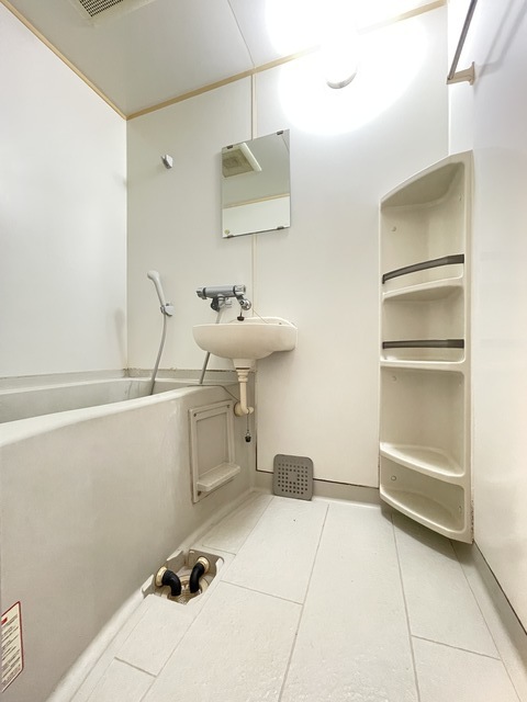 バス・シャワールーム　別部屋参照・．１０６号室を利用中※現況優先