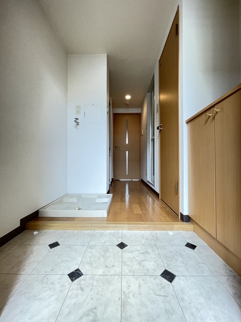 玄関　別部屋参照・．１０６号室を利用中※現況優先