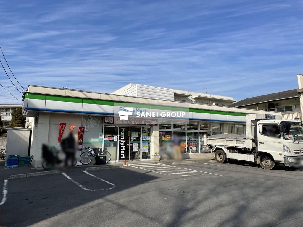 コンビニ　ファミリーマート所沢けやき通り店（コンビニ）まで490m