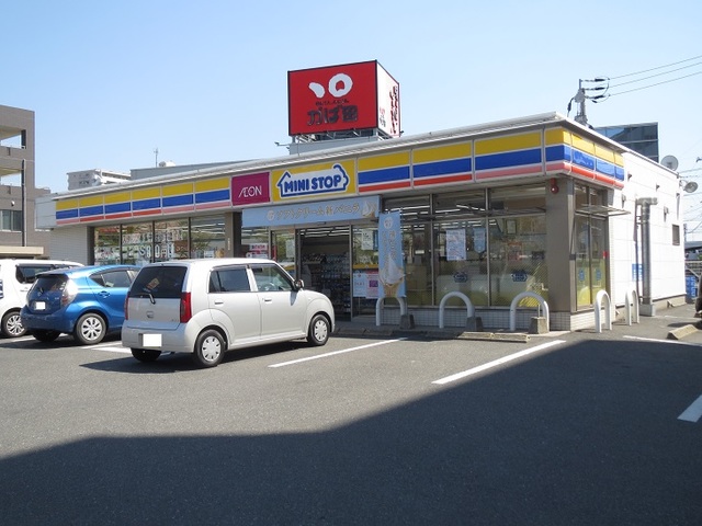 コンビニ　ミニストップ 八幡陣原店（コンビニ）まで614m