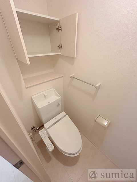 トイレ　温水洗浄便座付き♪♪