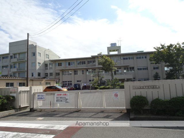 中学校　東益津中学校（中学校）まで2052m