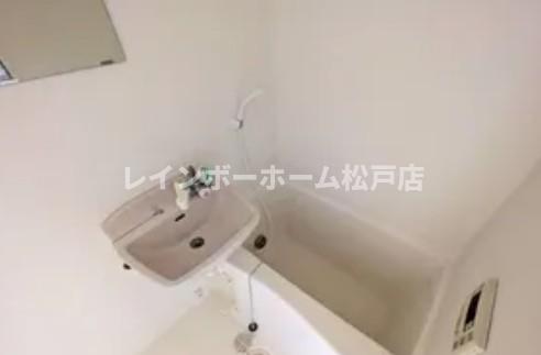 バス・シャワールーム　お風呂です