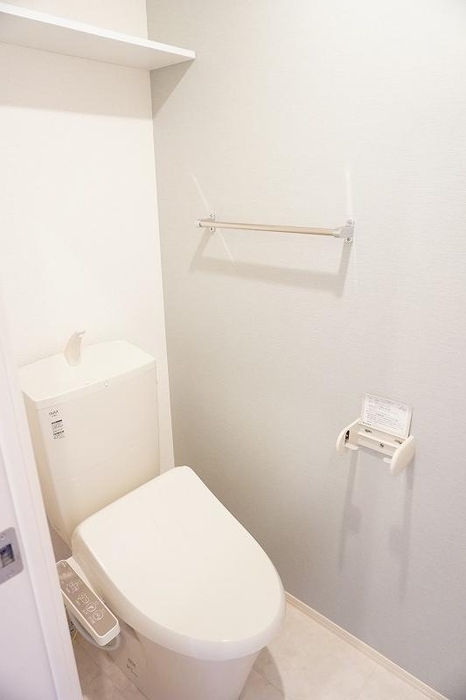 トイレ　温水洗浄暖房便座付きトイレ