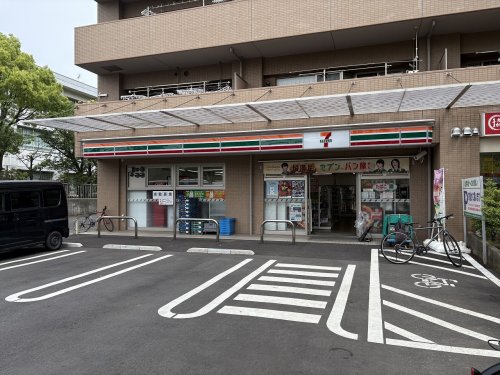 コンビニ　セブンイレブン 鶴見平和町二丁目店（コンビニ）まで1147m