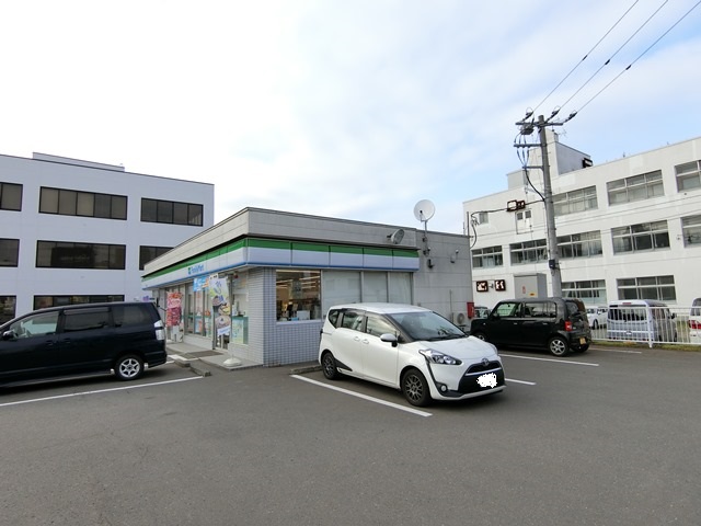 コンビニ　ファミリーマート恵庭京町店（コンビニ）まで409m