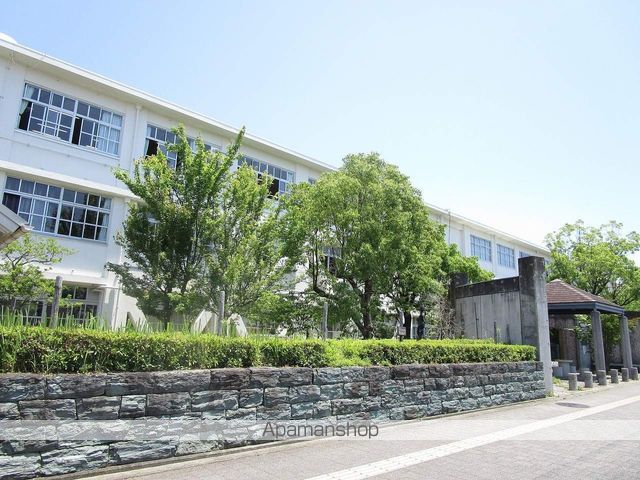 中学校　城東中学校（中学校）まで1291m