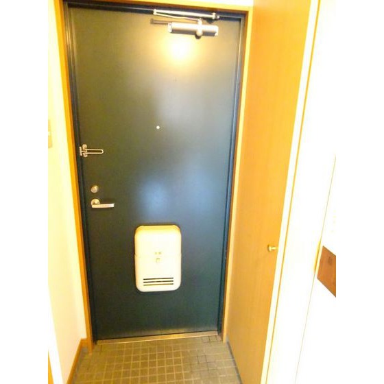 玄関　※別部屋写真、現況優先