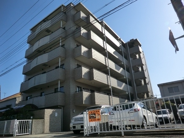 建物外観　オートロック付きで安心です！