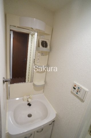 洗面設備　忙しい朝には欠かせない洗面所です♪