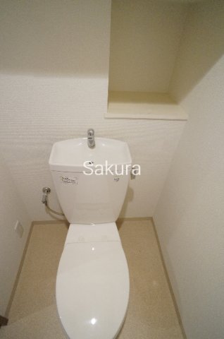 トイレ　落ち着いた色調のトイレです♪
