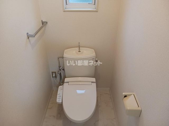 ツインハイツ宝 Bのトイレ写真