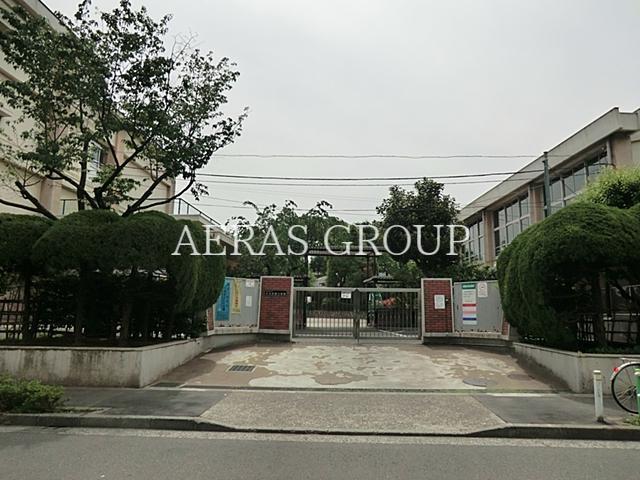 小学校　板橋区立北前野小学校（小学校）まで698m