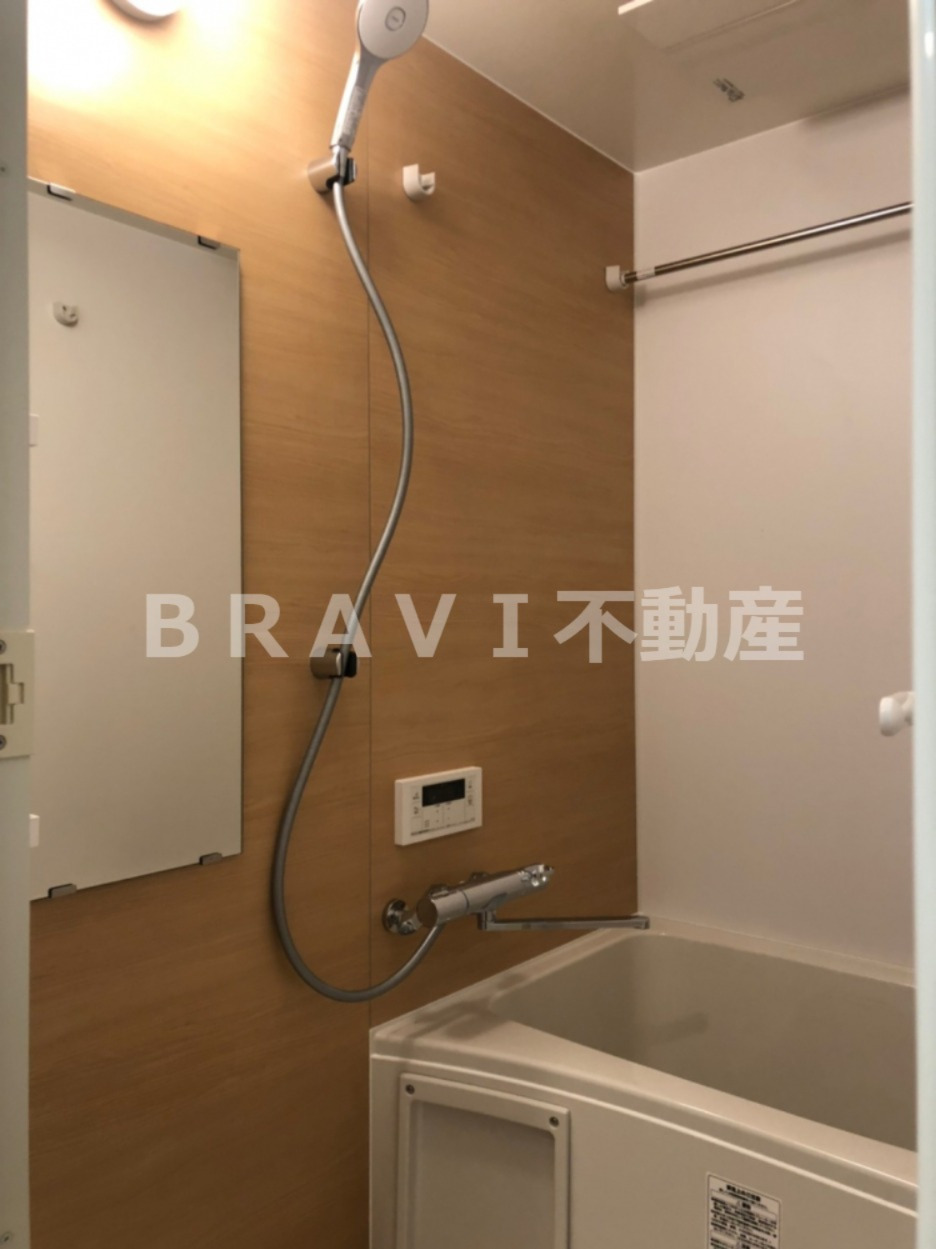 バス・シャワールーム　コンパクトで使いやすいお風呂です