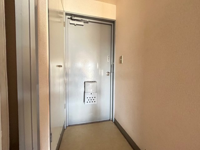 玄関　※別部屋参考写真※