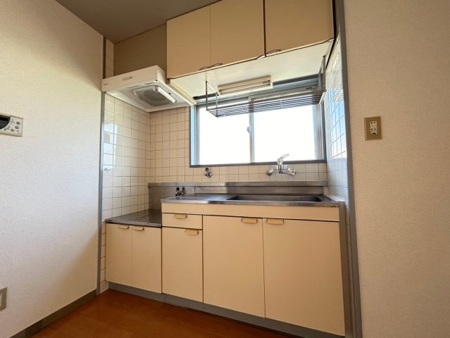 キッチン　※別部屋参考写真※