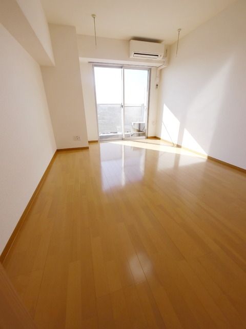 その他部屋・スペース　リビング　バルコニー方向