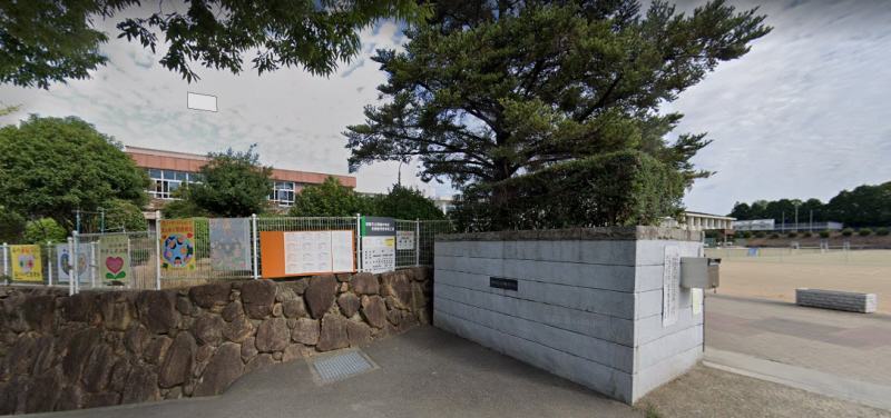 中学校　琴陵中学校（中学校）まで873m