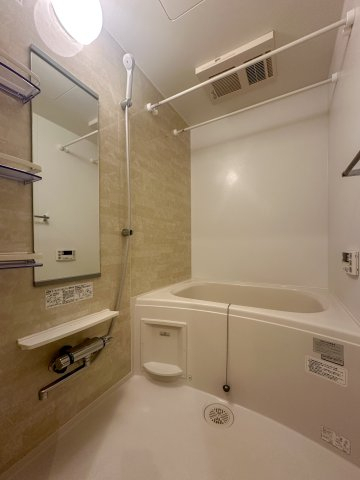 バス・シャワールーム　別タイプのお部屋の写真です