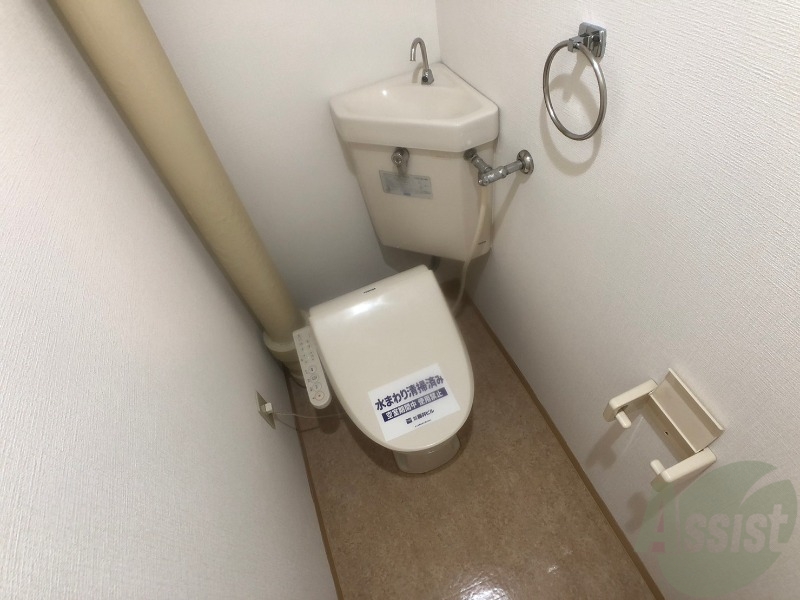 トイレ　シャワートイレになっているので快適です！