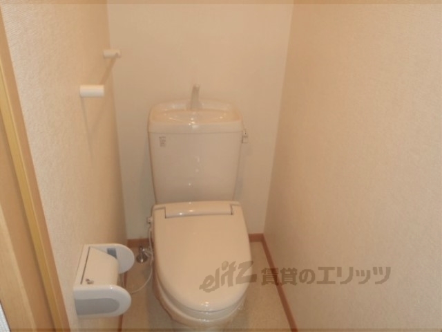 富小路四条マンションのトイレ写真