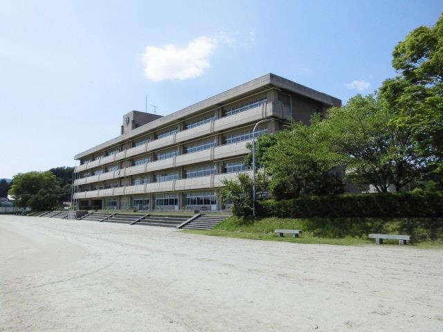中学校　足利市立北中学校（中学校）まで721m