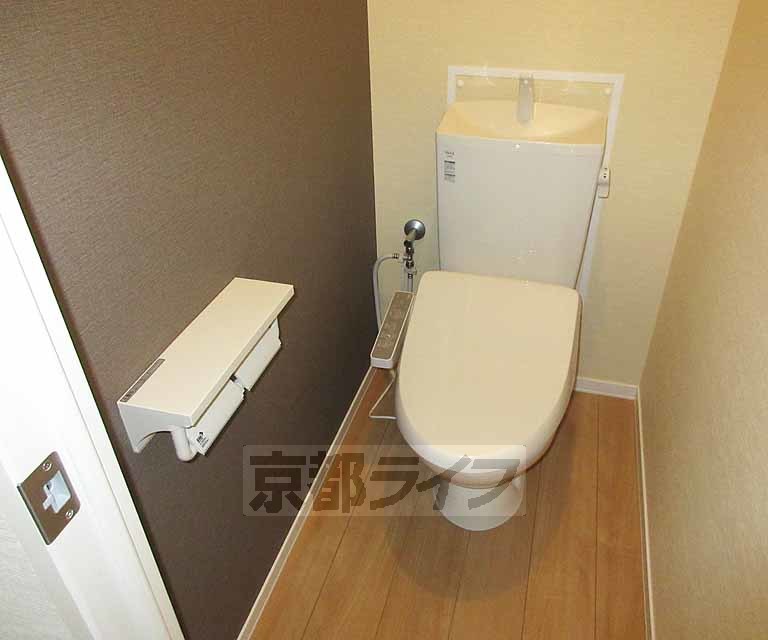 トイレ　ウォシュレット付き・