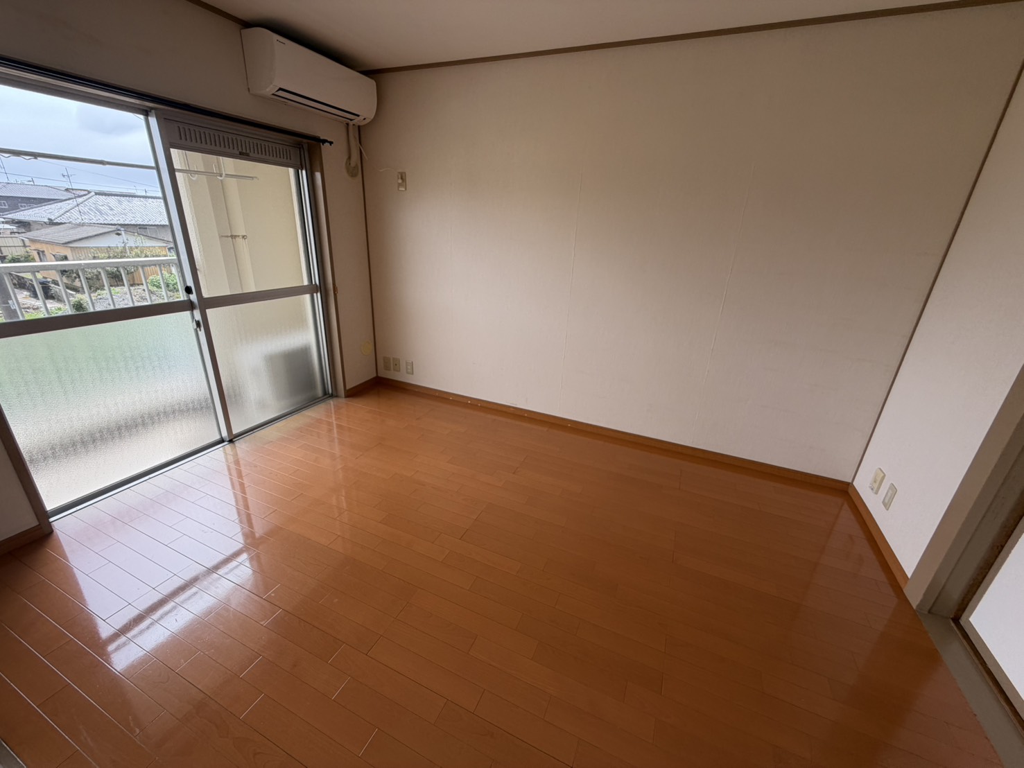 大原マンションの居間写真