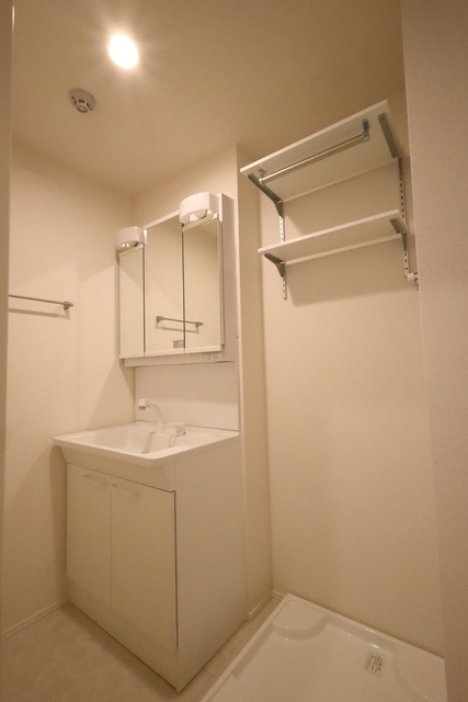 洗面設備　別の部屋の参考写真です