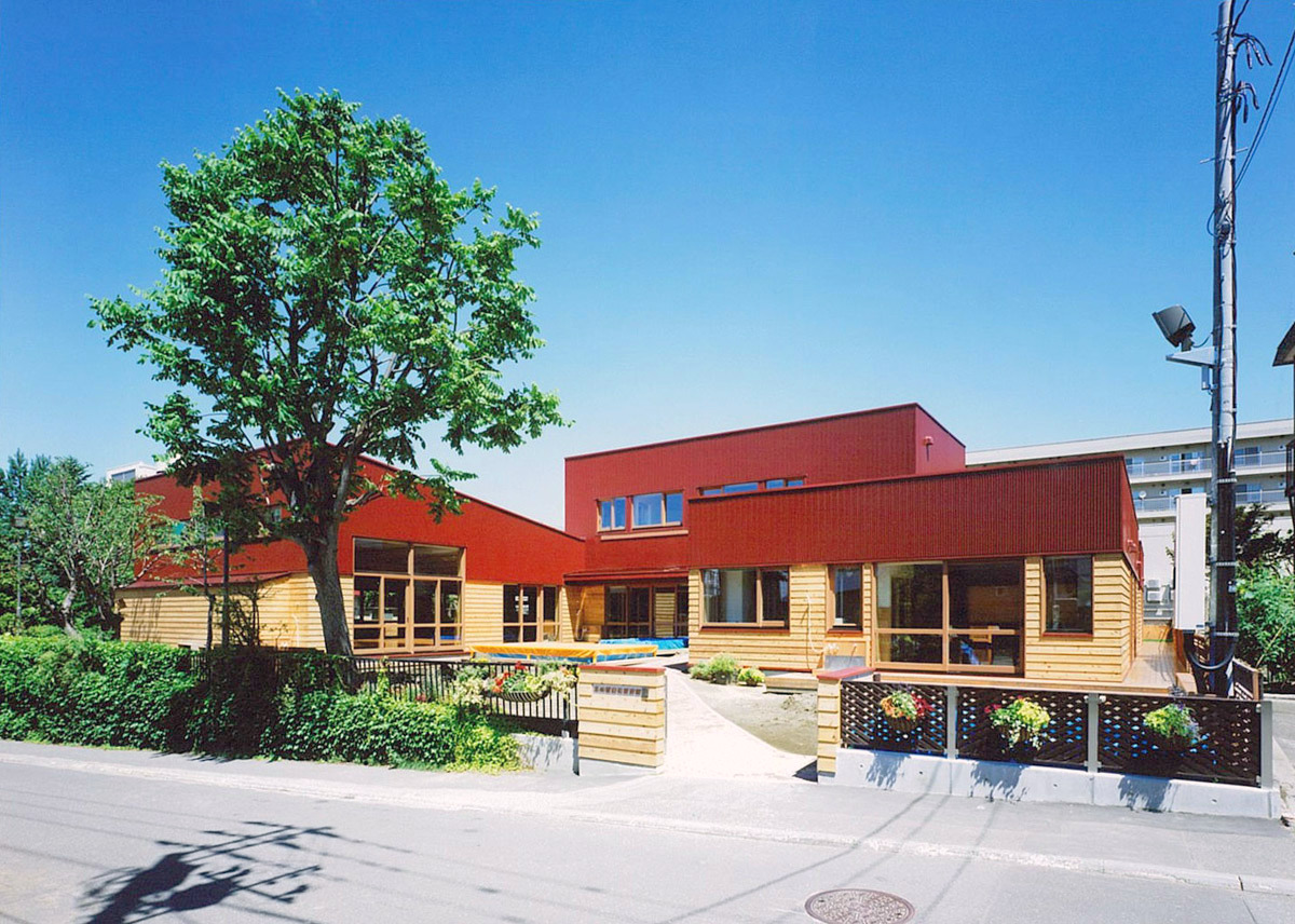 幼稚園・保育園　認定こども園北の星白石保育園（幼稚園・保育園）まで313m