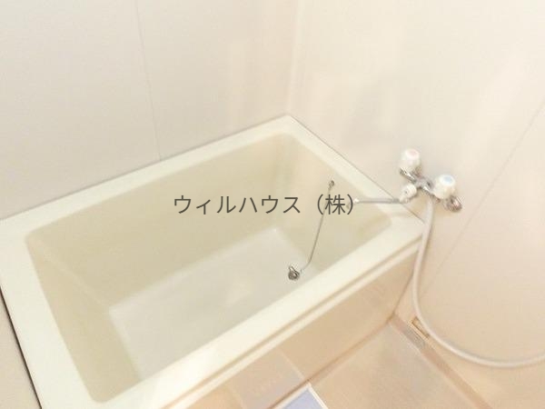 バス・シャワールーム　キレイにリフォームされています！