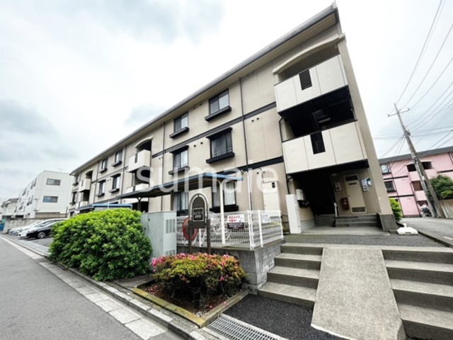 建物外観　３階建てのマンション！