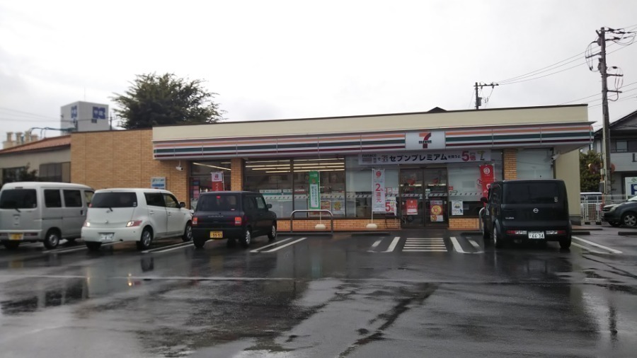 コンビニ　セフ?ンイレフ?ン竜王万才店（コンビニ）まで900m