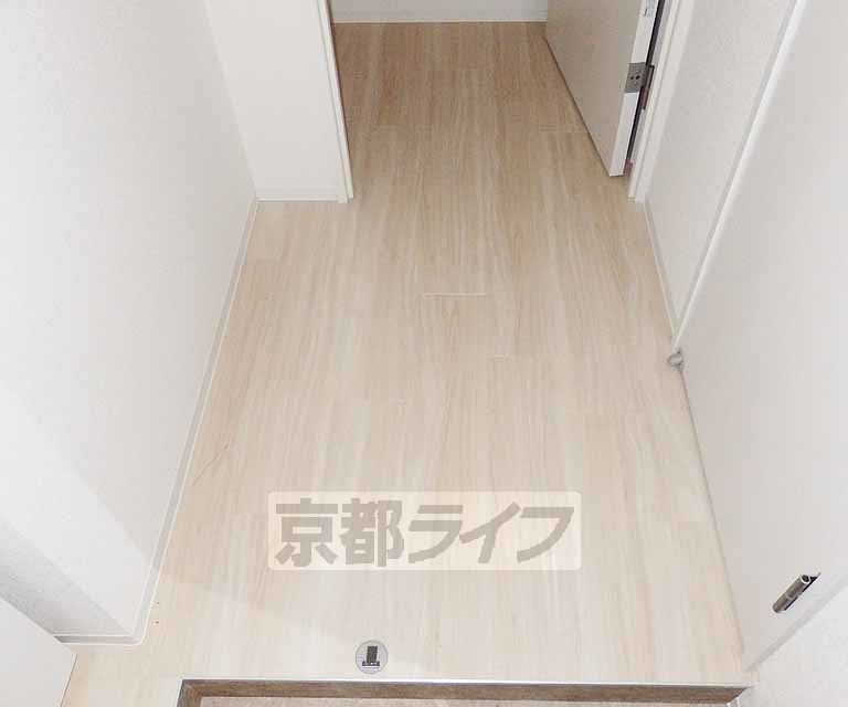 その他部屋・スペース　明るい廊下です