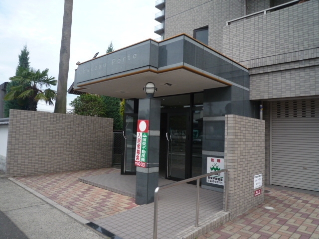 エントランス　外観