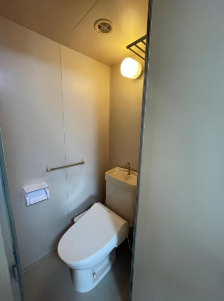 ＪＲ大阪環状線 桃谷駅 徒歩10分 6階建 築41年のトイレ写真