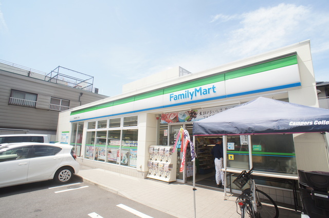 コンビニ　ファミリーマート杉並成田東三丁目店（コンビニ）まで391m