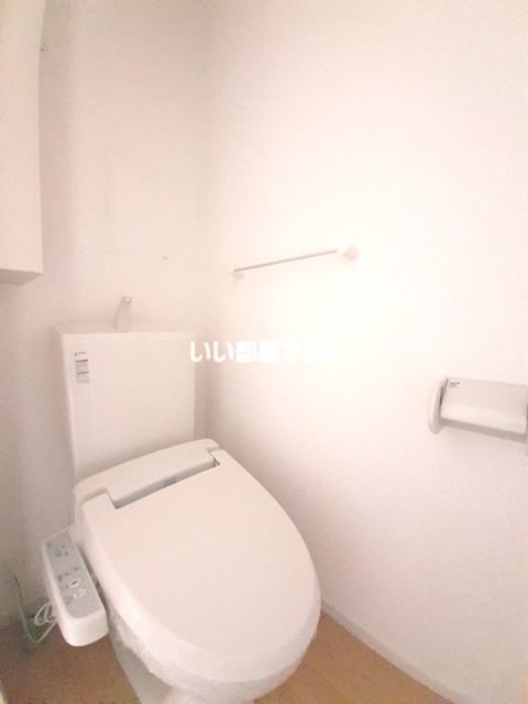 ＪＲ東海道本線 鴨宮駅 徒歩19分 2階建 築14年のトイレ写真