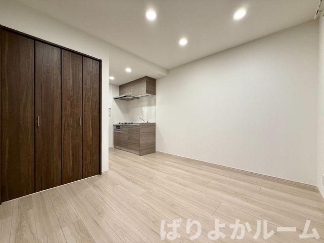 春日市千歳町3丁目新築APの居間写真
