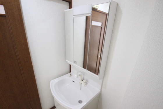 洗面設備　※別号室の写真です