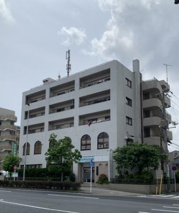 建物外観　閑静な住宅街☆三面採光で使い易い2LDK☆