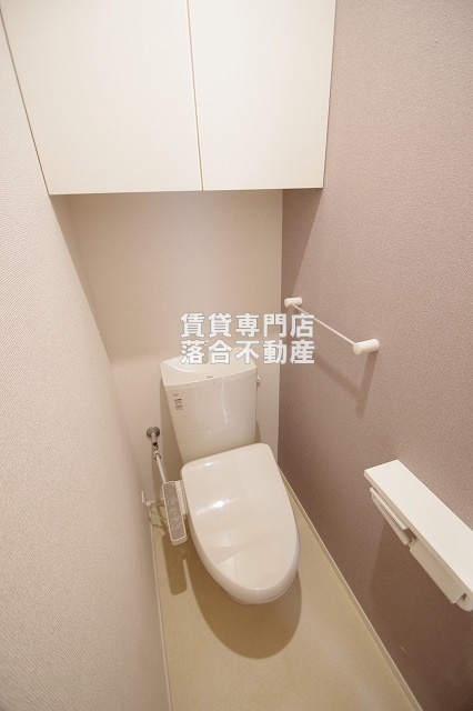 トイレ　温水洗浄暖房便座付き♪