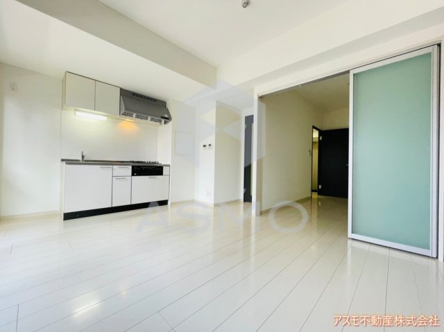 居室・リビング　同マンション別部屋参考写真