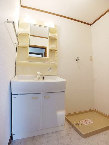 洗面設備　コンパクトで使いやすい洗面所