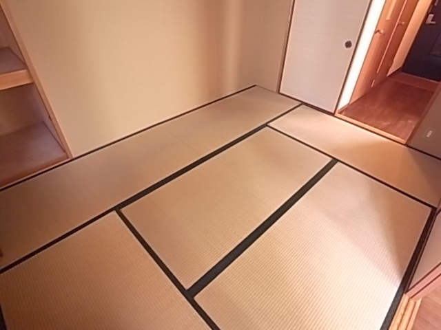 ゴーディ甲子園1番館の居間写真