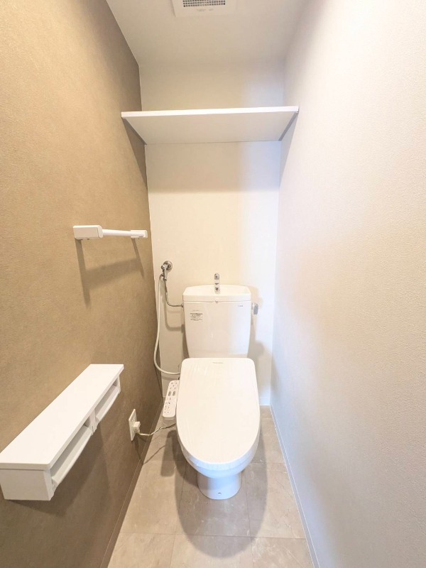 地下鉄東西線 発寒南駅 徒歩19分 4階建 築1年のトイレ写真