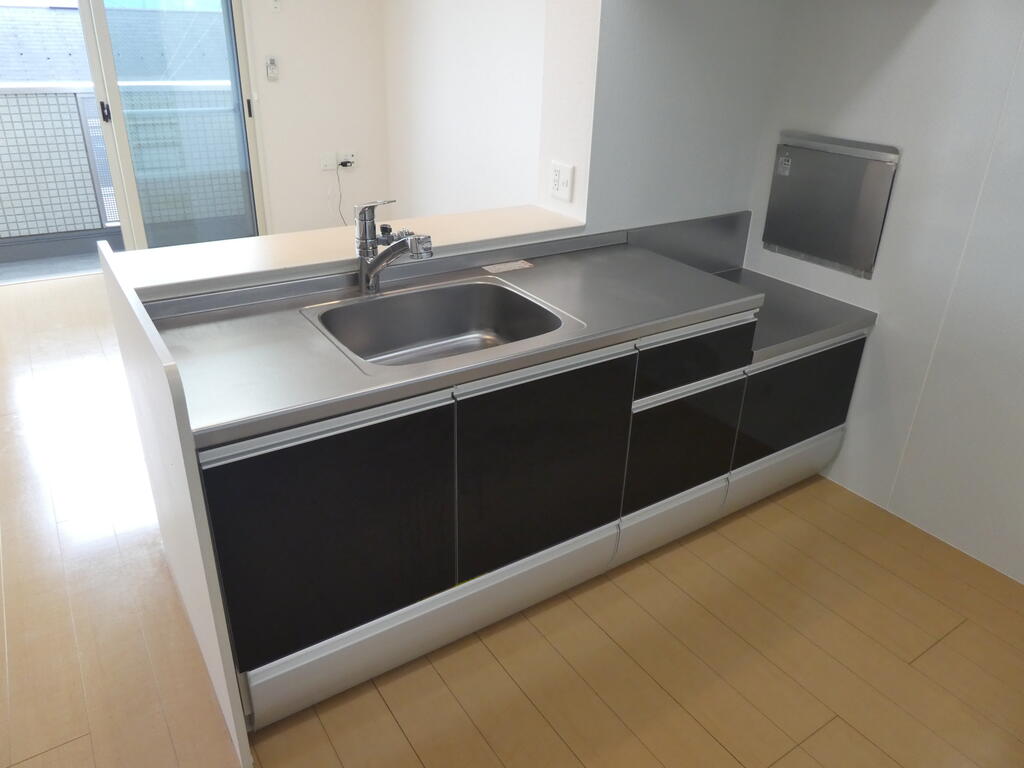 キッチン　写真は同間取りの別部屋を使用しております。